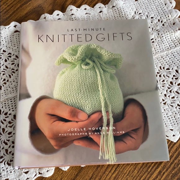 Last Minute Knitted Gifts by Joelle Hoverson Book